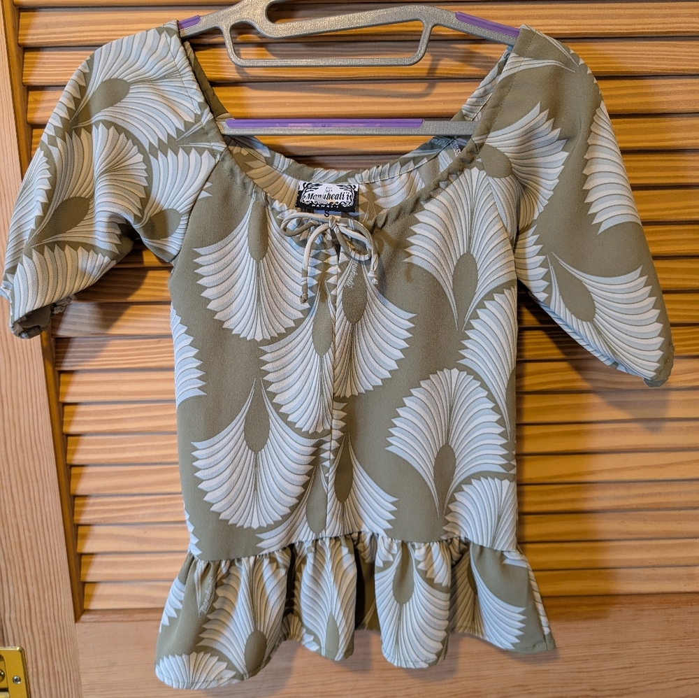 Manuheali'i Girls Top Or Dress Size Small
